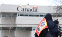 35,000 Canada Revenue Agency Employees Remain on Strike