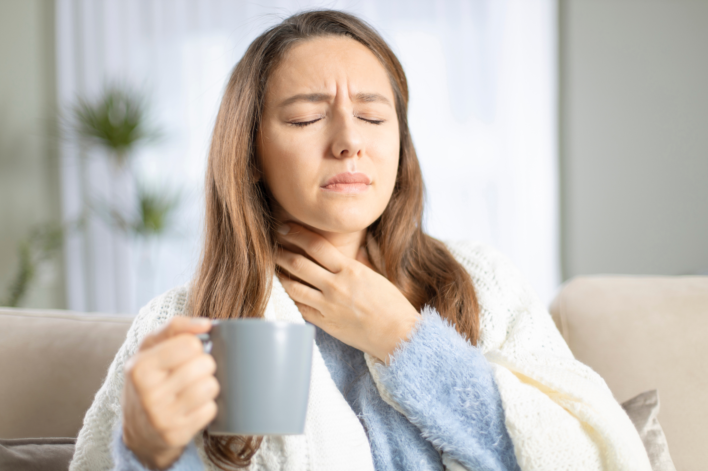 Combatting Sore Throat: Effective Methods to Ease Pain - Vimarsana News
