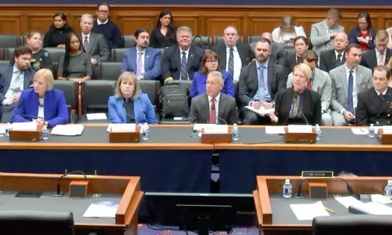 US Aviation ‘Going Off a Cliff’ Unless More Pilots Step Up, Get Better Training, Capitol Hill Hearing Told