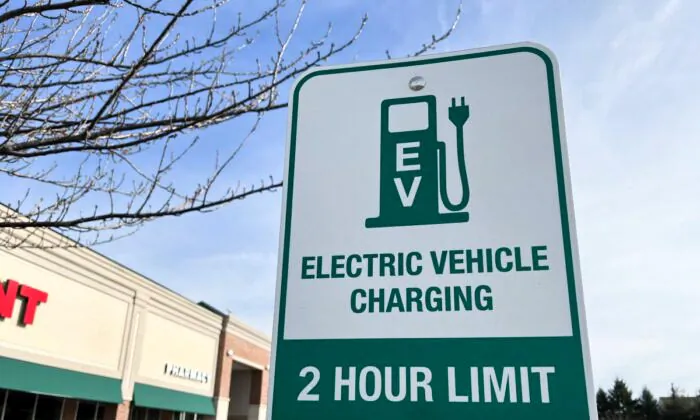 Pursuit of Electric Vehicles Makes US Reliant on China, GOP Lawmaker Says