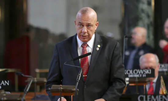 Nebraska Gun Rights Group Sues Over Mayoral Orders Prohibiting Guns on Public Property