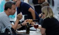 Eurozone Recovery Gathers Pace on Services Boost in April: PMI