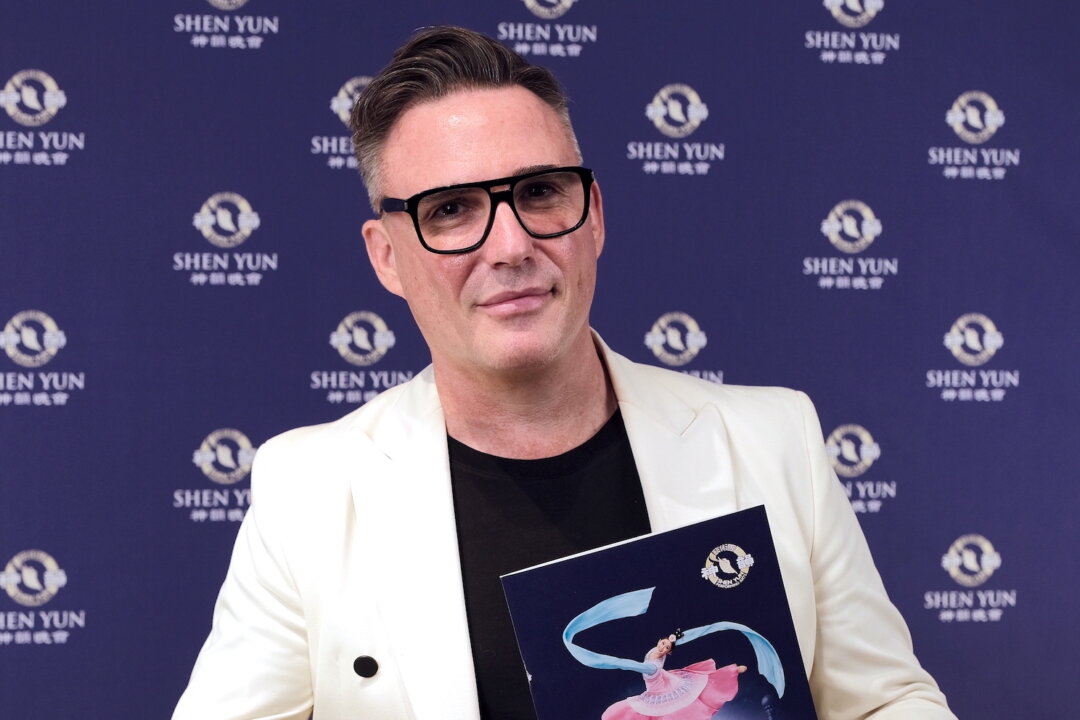 Steve Hutton enjoyed Shen Yun Performing Arts at the Kiri Te Kanawa Theatre, in Auckland, New Zealand, on April 21, 2023. (NTD)