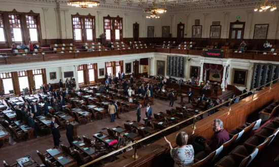 Texas Passes Bill Banning ‘Sexually Explicit’ Materials From Public School Libraries