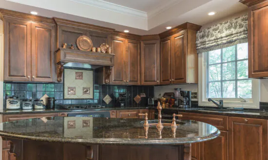 Modern Farmhouse Style Still Going Strong. Here Are Some Tips on How to Incorporate It