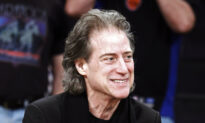 Comedian Richard Lewis Reveals He Has Parkinson’s Disease