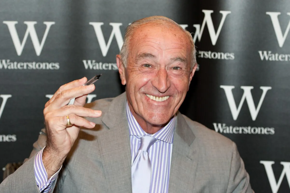 GREENHITHE, UNITED KINGDOM - OCTOBER 10: Len Goodman meets fans and signs copies of his book 'Lost London: A Personal Journey' at Waterstones Bluewater on October 10, 2013 in Greenhithe, England. (Photo by Simon Burchell/Getty Images)