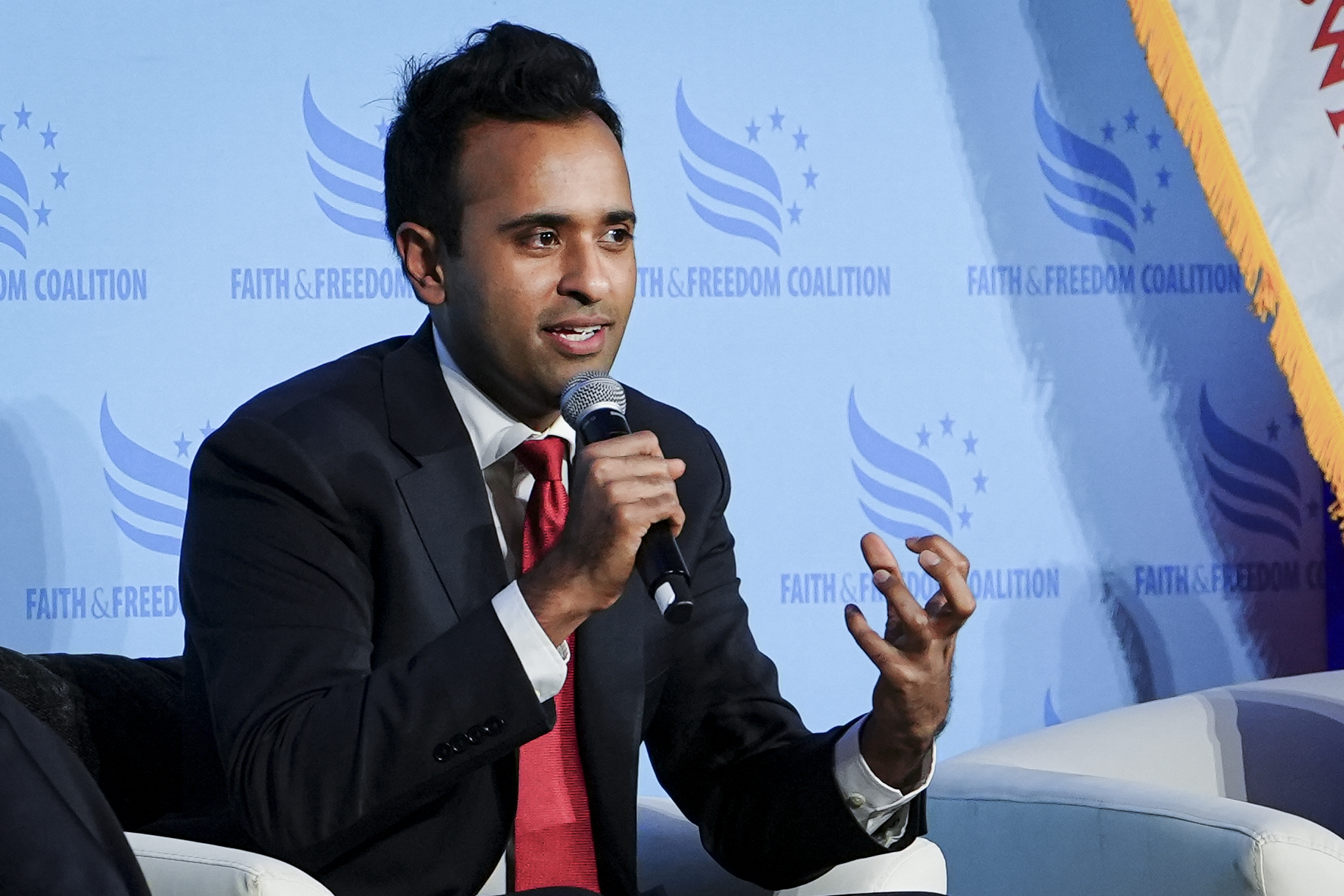 Republican Presidential Candidate Vivek Ramaswamy 'Deeply Concerned' Over Musk's China Visit - Vimarsana News