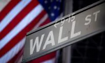 Wall Street Opens Lower Ahead of Fed Minutes