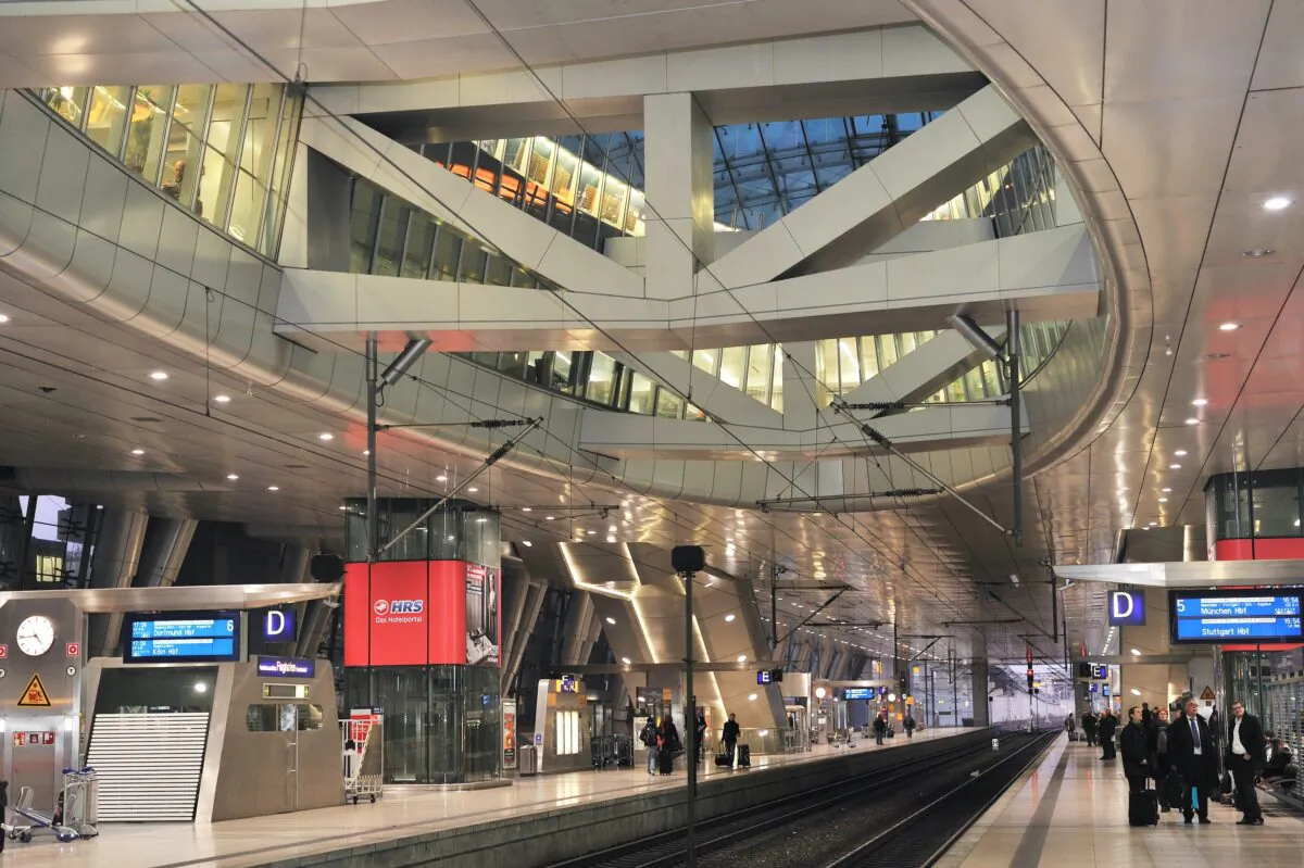 Frankfurt airport railway station. (Dreamstime)