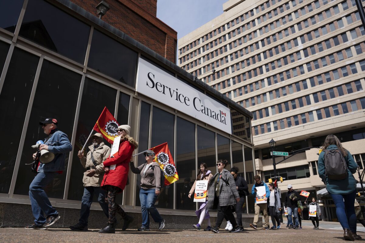 NextImg:ANALYSIS: PSAC Strikes at Ideal Time, but Can Ottawa Afford Union's Demands?