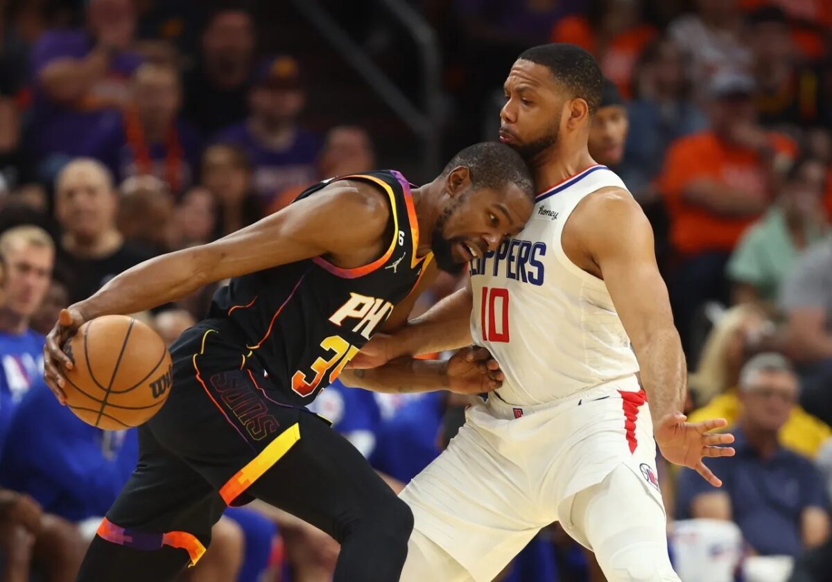 NextImg:Devin Booker Pours in 47 as Suns Oust Clippers