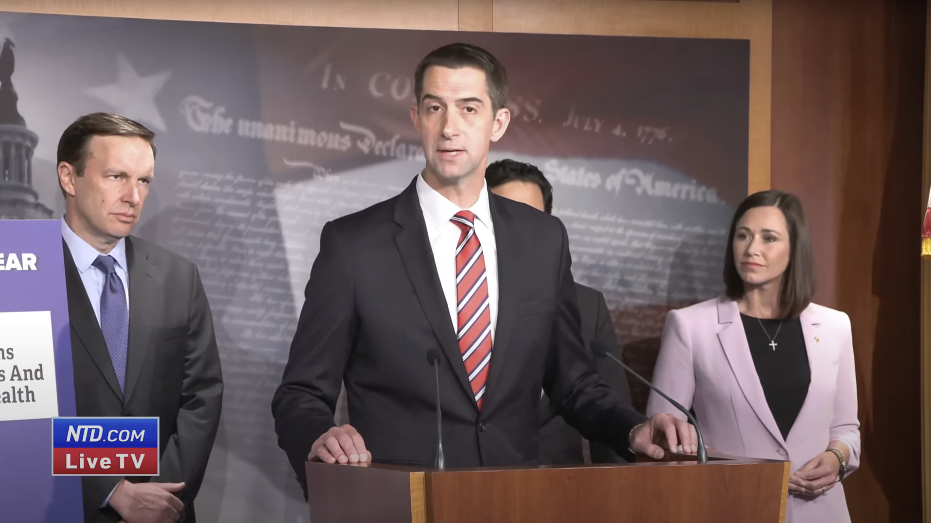 Senators Unveil Bipartisan Bill to Set Age Restrictions for Social Media - Vimarsana News