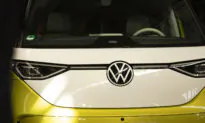 EV Battery Plant Deals Will Take 20 Years to Break Even: PBO