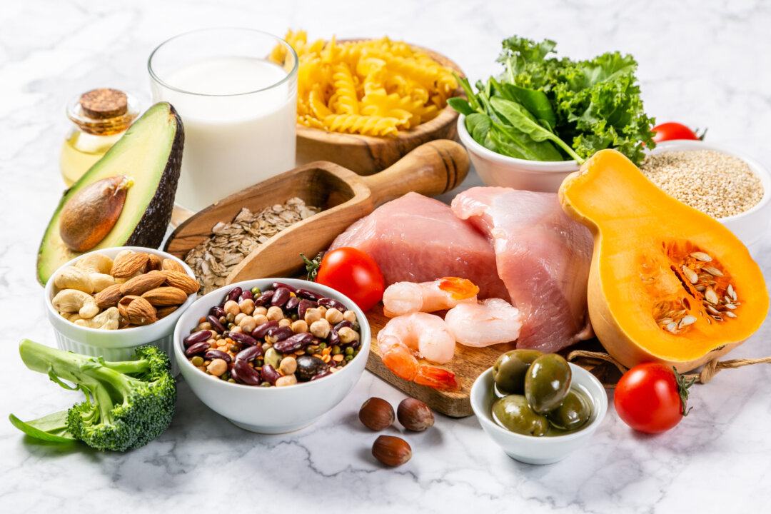 Fruit, vegetables, whole grains and low-fat proteins are part of a healthy diet, according to the Heart & Storke Foundation.(Oleksandra Naumenko/Shutterstock)