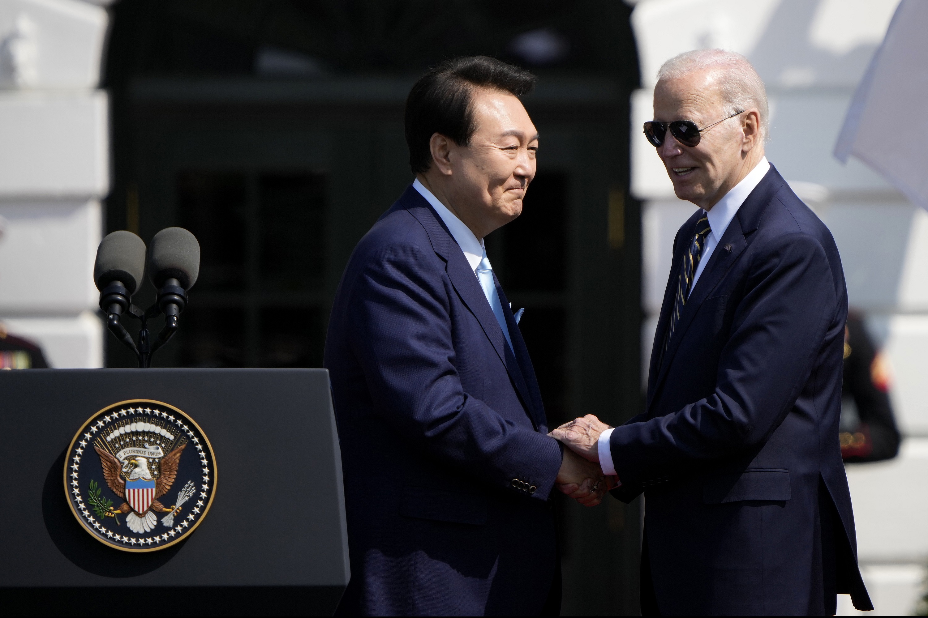 Biden Hosts Joint Press Conference With South Korean President | EpochTV