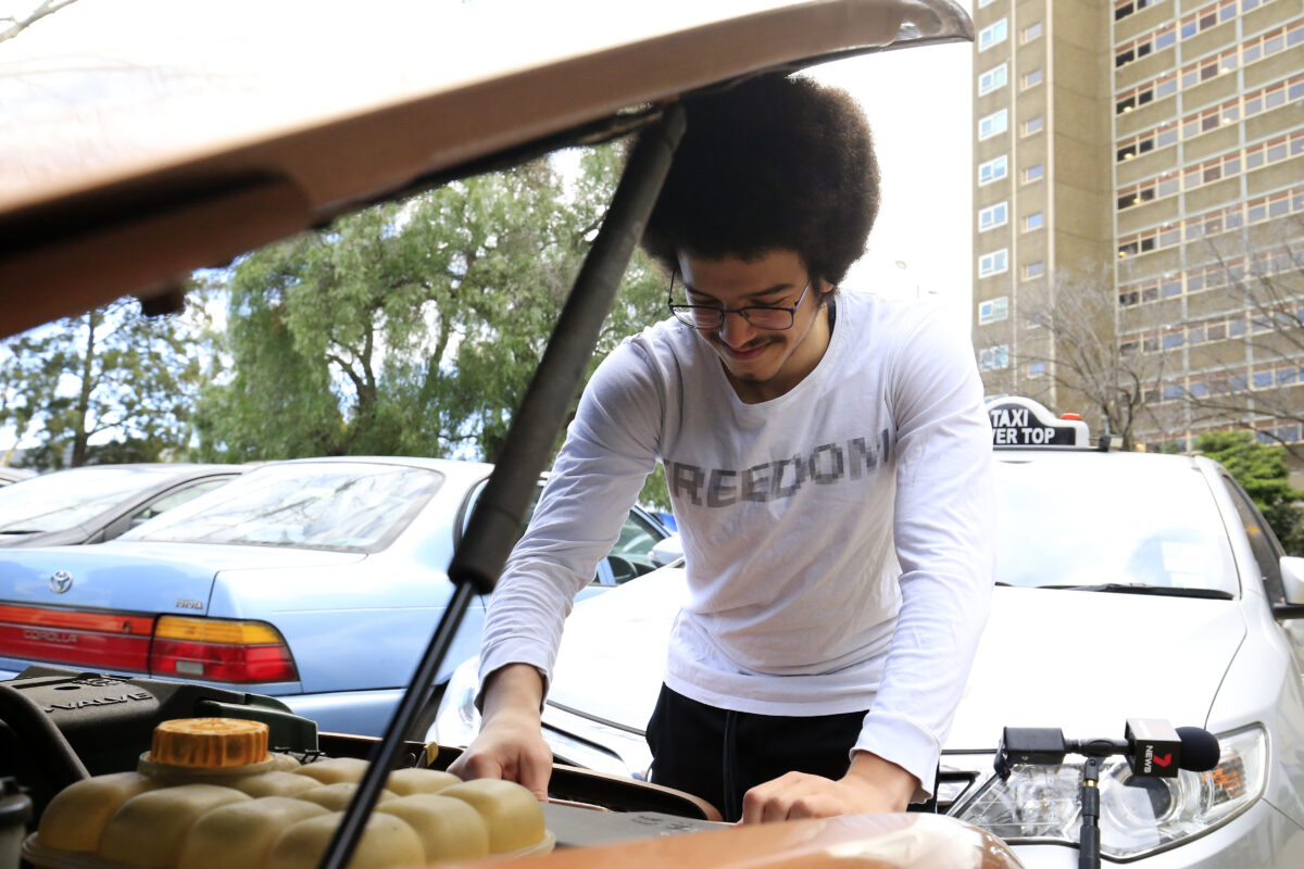 NextImg:Four in Ten Australians Skip Car Services Due to High Living Costs: Research
