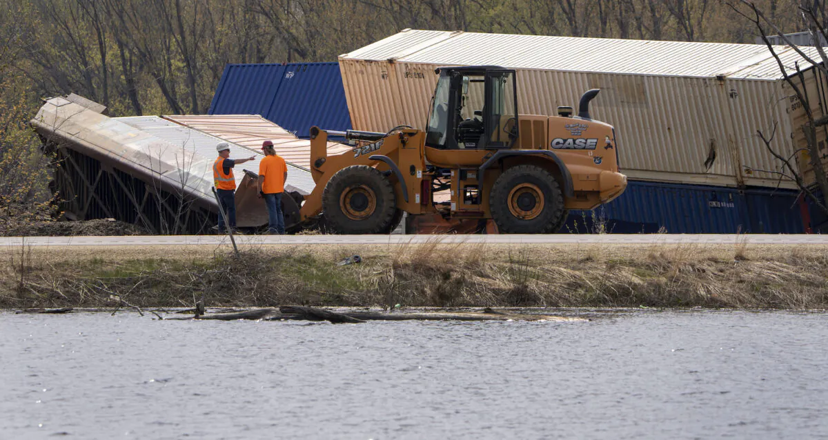 Recovery work is shown at the scene of a train derailment along Hwy 35 in Crawford County just south of DeSoto, Wis., on April 27, 2023. (Mark Hoffman/Milwaukee Journal-Sentinel via AP)