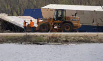 Train Derailment in Wisconsin Sends Railcars Into Mississippi River