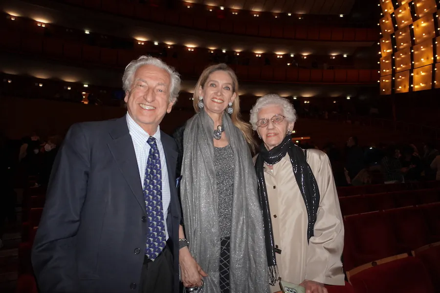 Adriano Teso and Laura Morino enjoyed Shen Yun Performing Arts at the Teatro Arcimboldi on April 27, 2023. (Mary Mann/The Epoch Times)