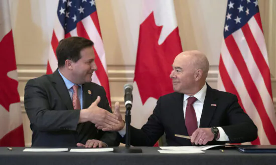 US and Canada to Increase Tracing of Guns Intercepted at Border