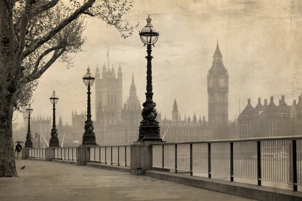Two sisters find themselves lost in a London fog in short story by Louisa May Alcott. (tkemot/Shutterstock)