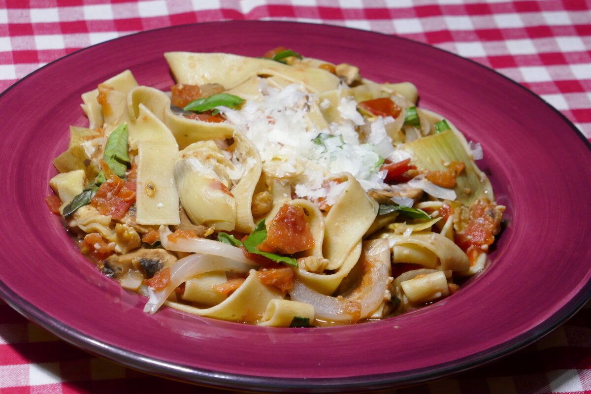 NextImg:Pappardelle With Artichoke Hearts and Mushrooms Is a Quick Veggie Dinner With Taste of Italy