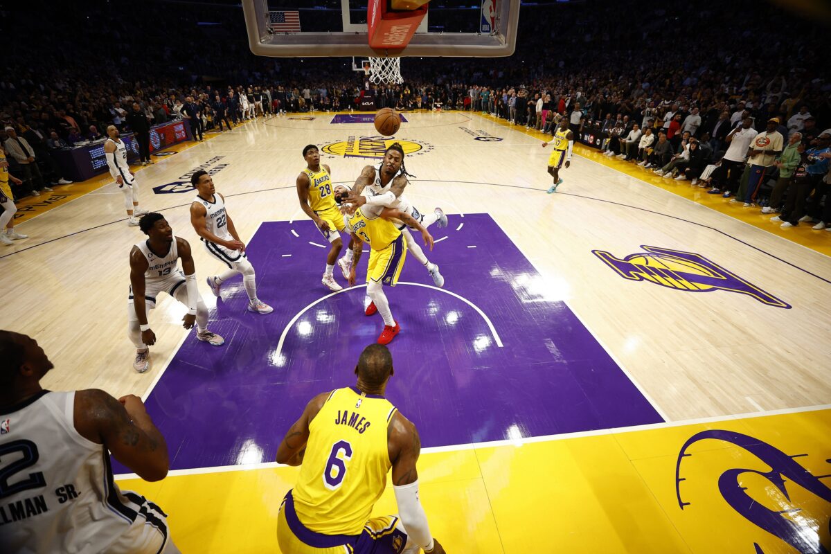 NextImg:Lakers Thrash Grizzlies, Wrap up Series in Game 6
