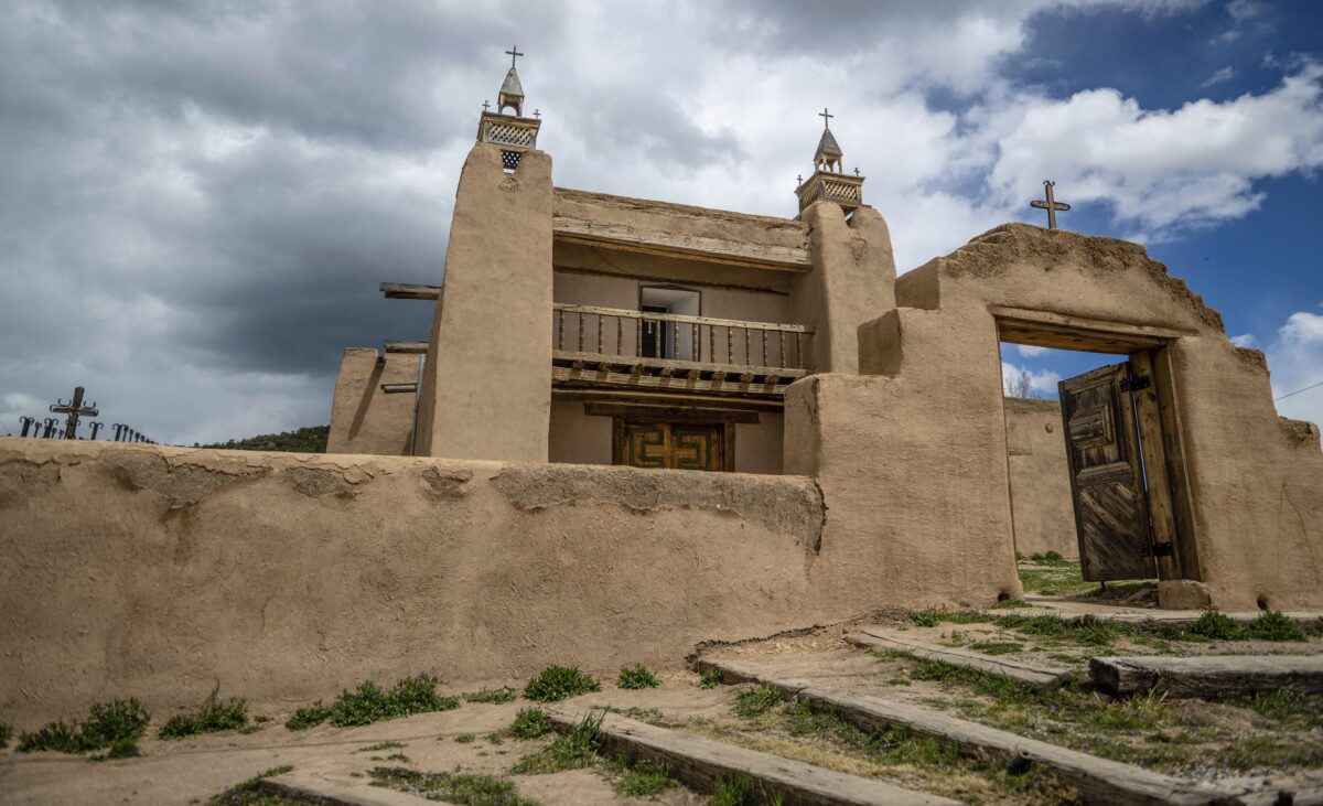 NextImg:Dust to Dust? New Mexicans Fight to Save Old Adobe Churches