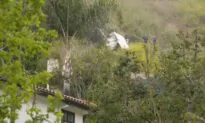 One Killed When Plane Slams Into Hillside in LA Neighborhood