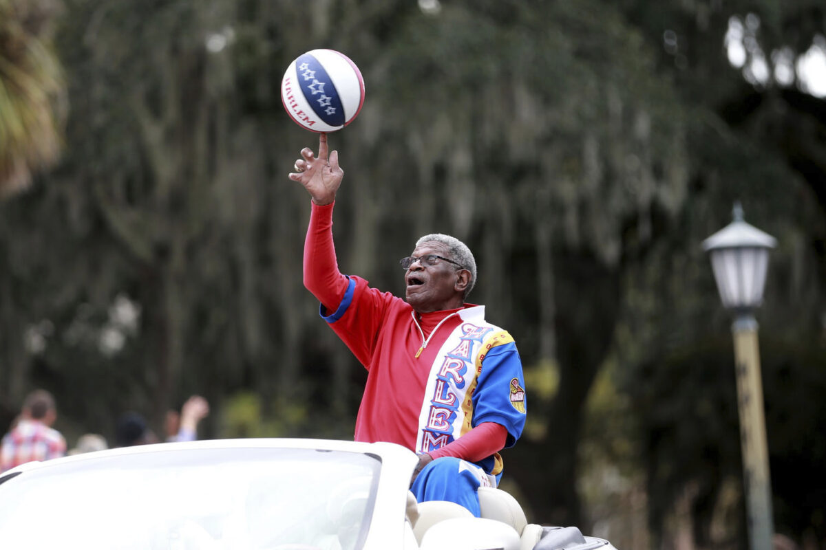 NextImg:Basketball Legend Rivers, Longtime Globetrotter, Dies at 73