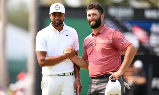 Tony Finau Outlasts Jon Rahm to Win Mexico Open
