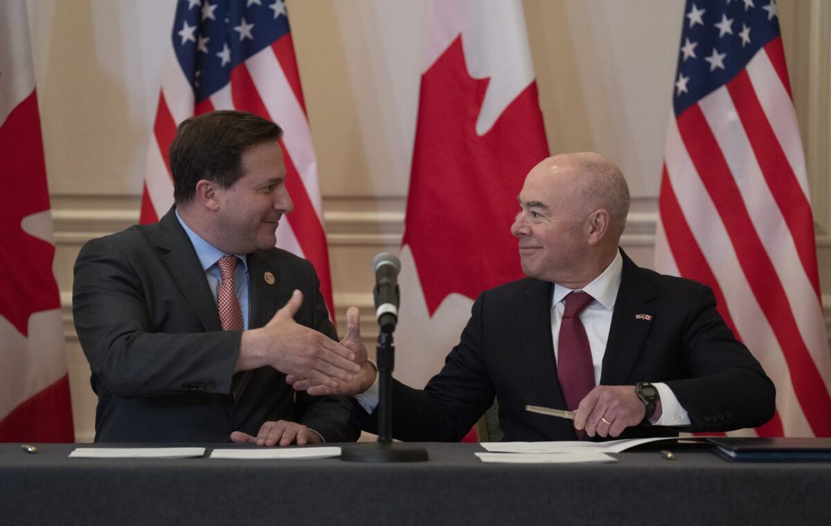 NextImg:Canada, US to Share More Data in Fight Against Cross-Border Gun Smuggling, Opioids