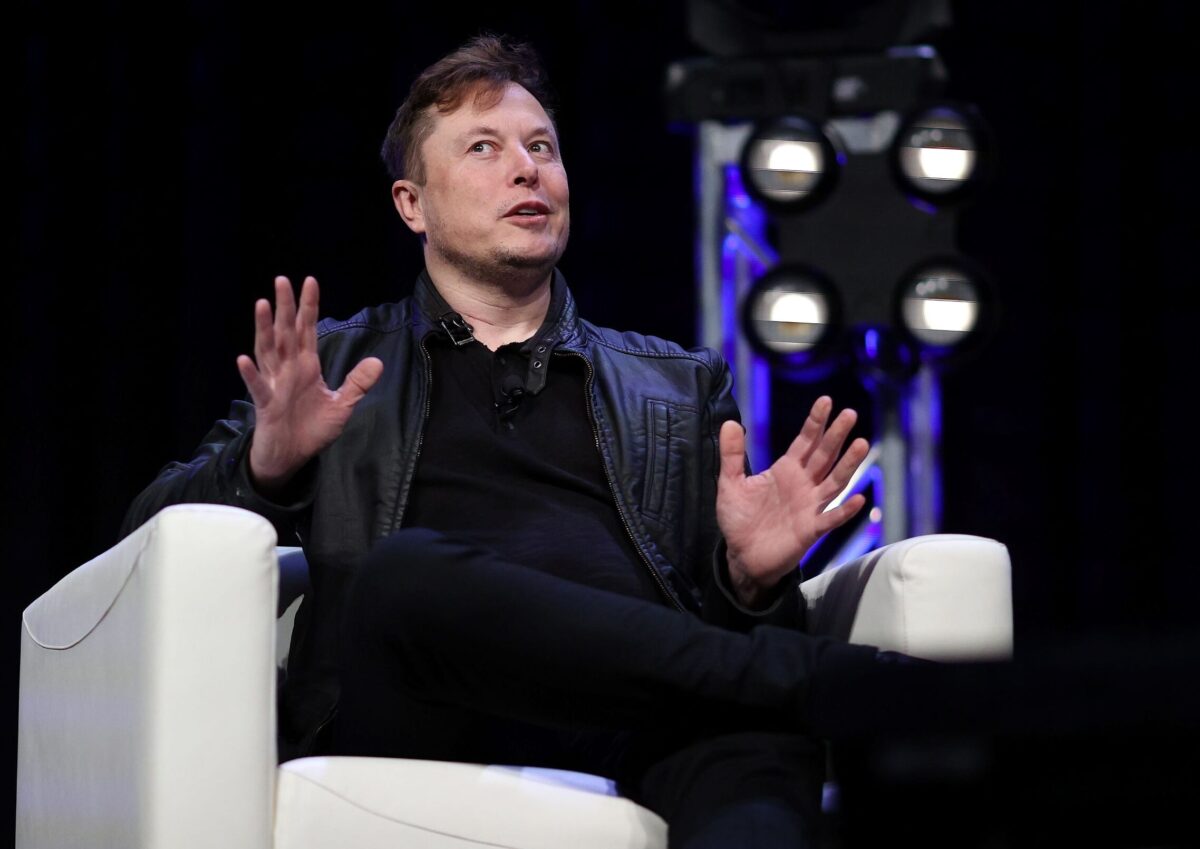 NextImg:Elon Musk Says Target Will Face Shareholder Lawsuits Amid Pro-LGBT Controversy