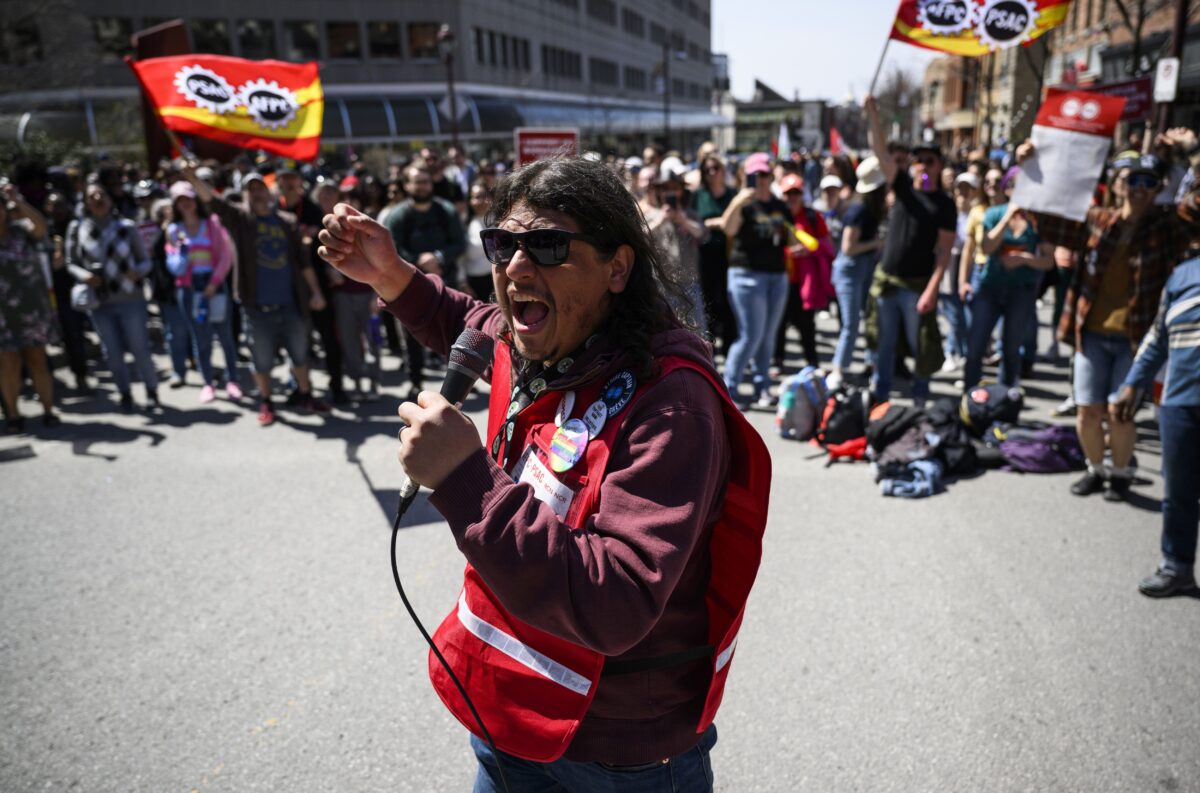 NextImg:John Robson: The Contrast in How Striking Federal Workers Were Treated Compared to the Truckers’ Convoy