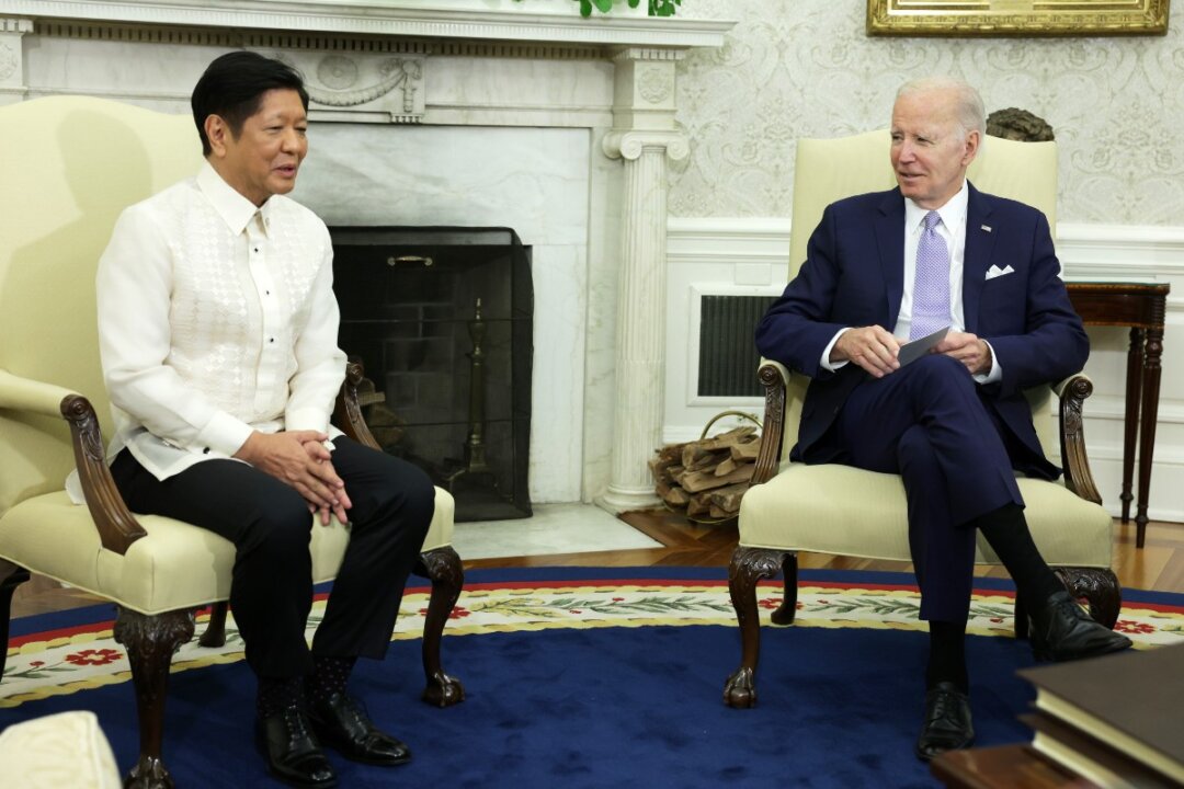 US, Japan, Philippines Vow to Continue Partnership Against Chinas Aggression