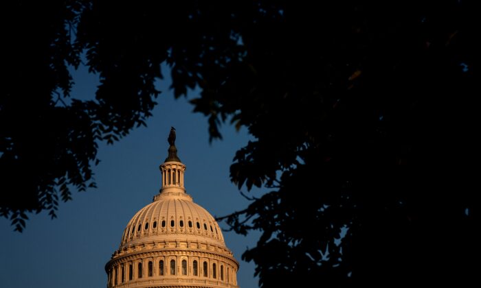 US Budget Deficit Soars in May After Jump in Spending, Drop in Revenues