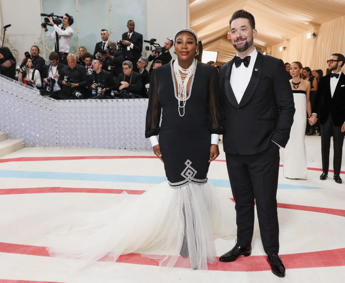 Serena Williams (L) and Alexis Ohanian pose at the Met Gala, an annual fundraising gala held for the benefit of the Metropolitan Museum of Art's Costume Institute with this year's theme "Karl Lagerfeld: A Line of Beauty", in New York on May 1, 2023. (Andrew Kelly/Reuters)