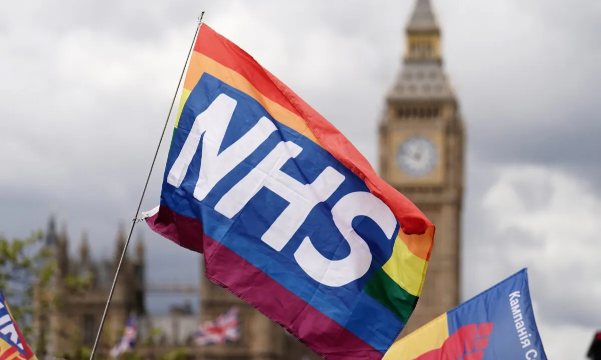 NHS workers on the picket line outside St Thomas' Hospital, London, on May 1, 2023. (Jordan Pettitt/PA)
