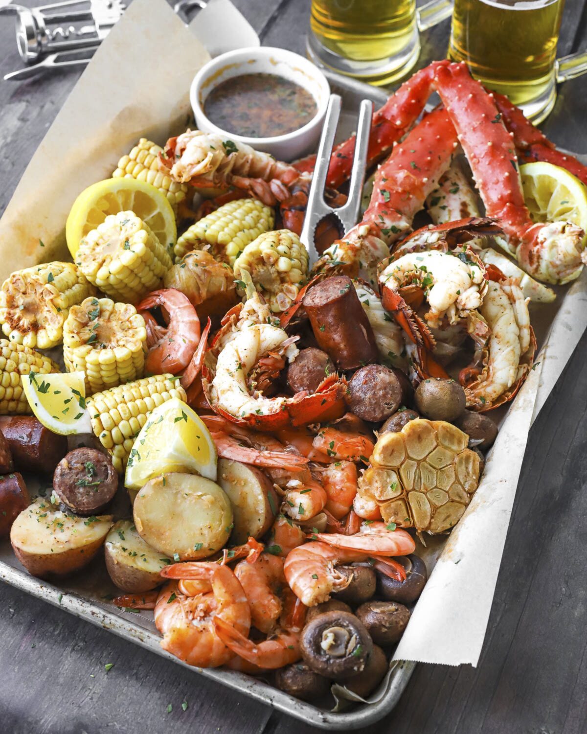 NextImg:Celebrate the Summer With Good Friends and a Delicious Seafood Boil