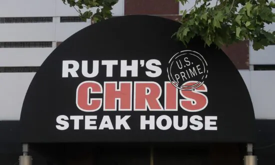 Darden Buys Ruth’s Chris Steak House for About $715 Million