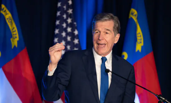 North Carolina Governor Vetoes GOP Election Bill, Setting Up Override Clash