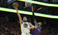 Thompson Scores 30, Warriors Adjust to Beat Lakers 127–100