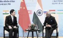 India, China Foreign Ministers Meet to Discuss ‘Outstanding Issues’