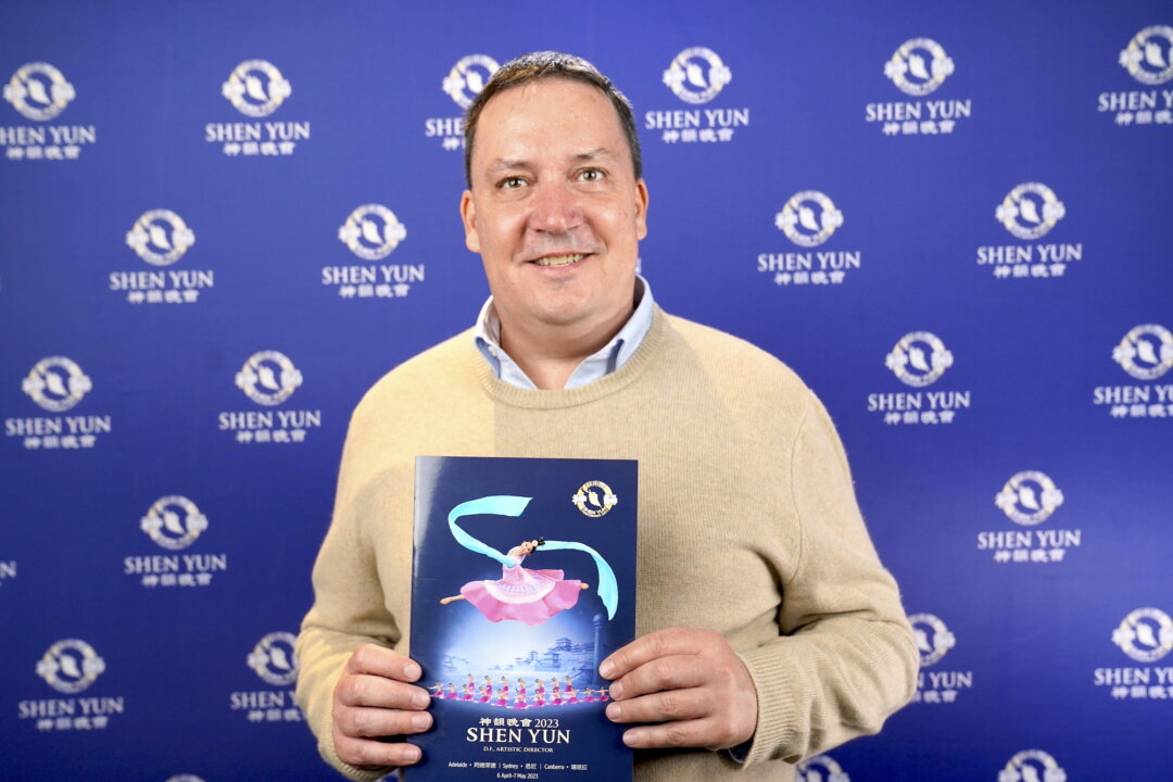 Mr. John Ruddick MLC, member of the New South Wales state Parliament, attended Shen Yun Performing Arts at Sydney Lyric Theatre in Sydney, Australia, on May 5, 2023. (NTD)