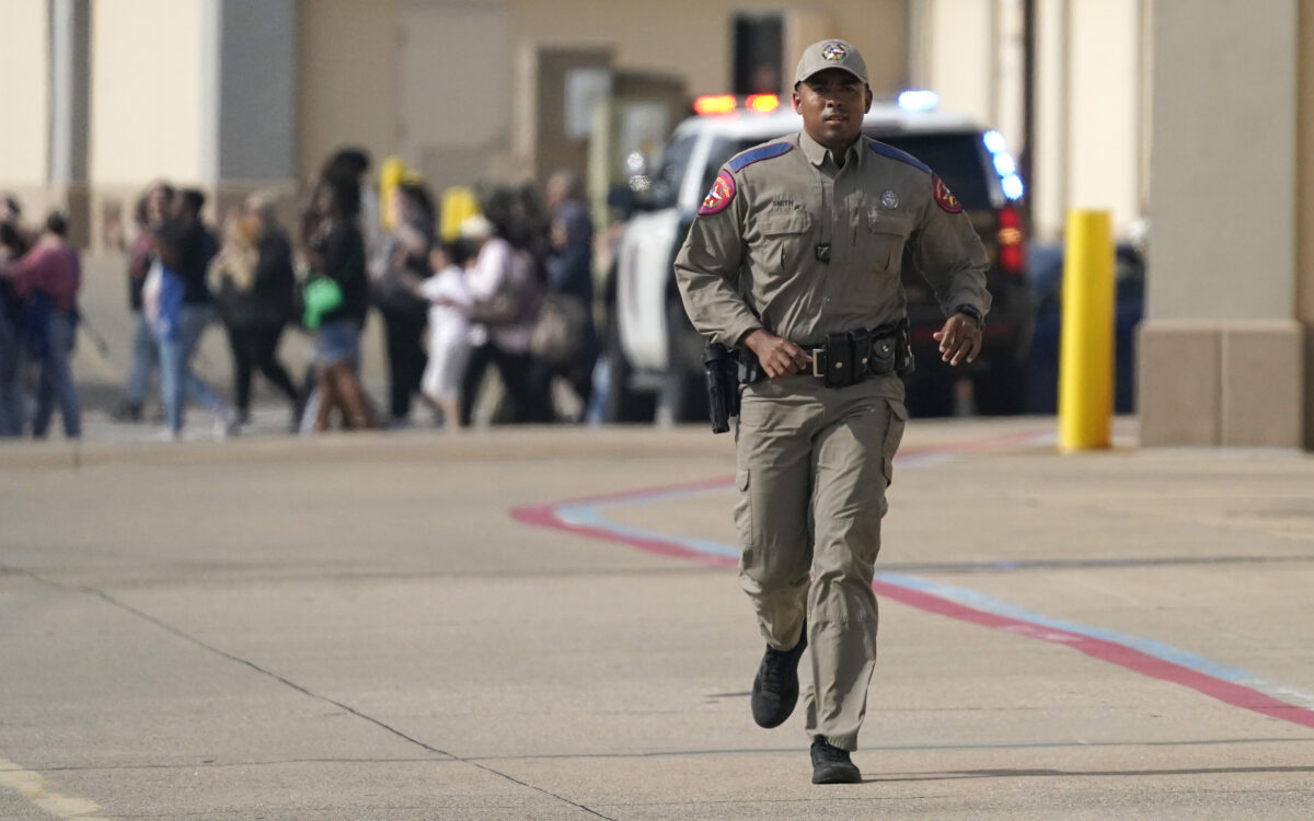 NextImg:Texas Outdoor Mall Shooting: Prayer Vigil, 5 Victims Identified