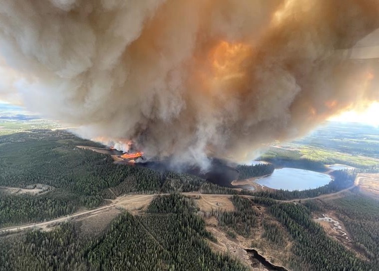 NextImg:Alberta Declares State of Emergency Due to Fires, More Than 24,000 out of Homes