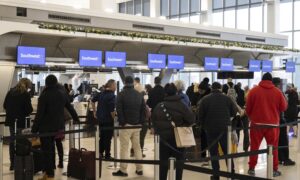 New rule proposes airlines pay passengers for delays and cancellations.