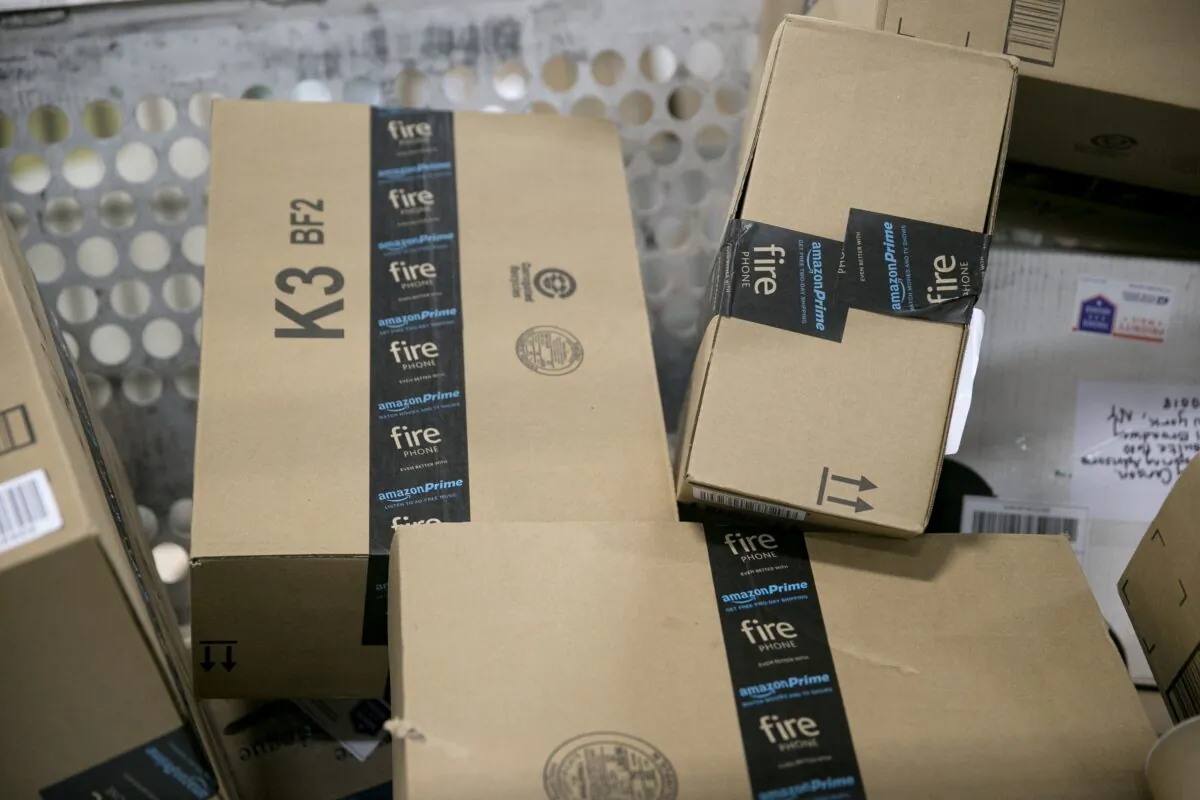 Amazon.com packages await shipment at the Indianapolis Mail Processing Annex in Indianapolis on Dec. 15, 2014. (Aaron P. Bernstein/Getty Images)