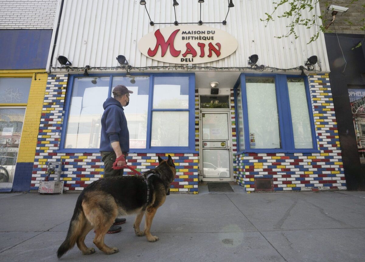 NextImg:Closure of Montreal's Legendary Main Deli Mourned by Regulars, Prime Minister